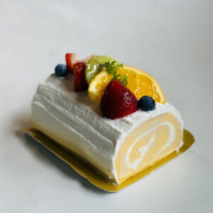 カマンベールロール　フルーツ飾り