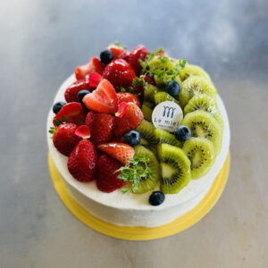 ジェンダーリビールケーキ（イチゴ＆キウイ）